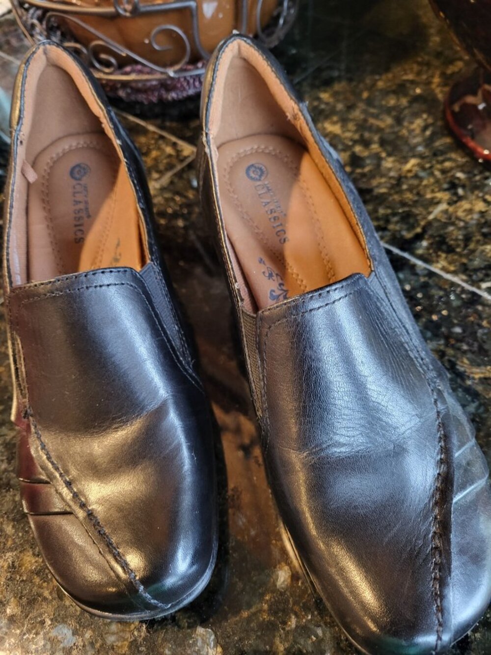 Earth Spirit Claudia Black Leather Pumps Women’s Size 8